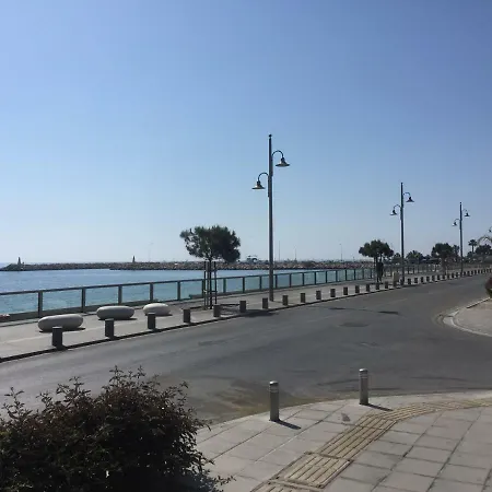 One And Two Bedroom With Beautiful Sea View *