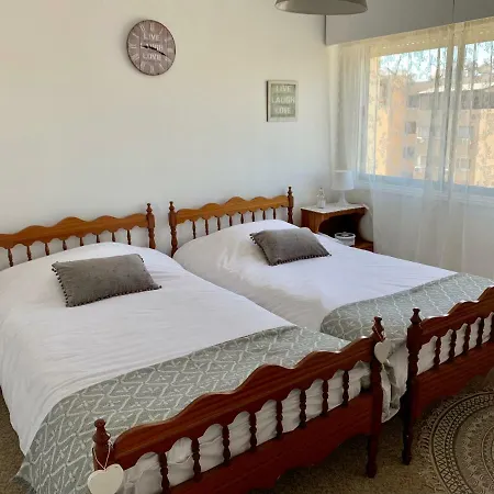 One And Two Bedroom With Beautiful Sea View Apartman Lárnaka