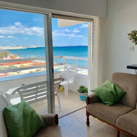 One And Two Bedroom With Beautiful Sea View Lárnaka